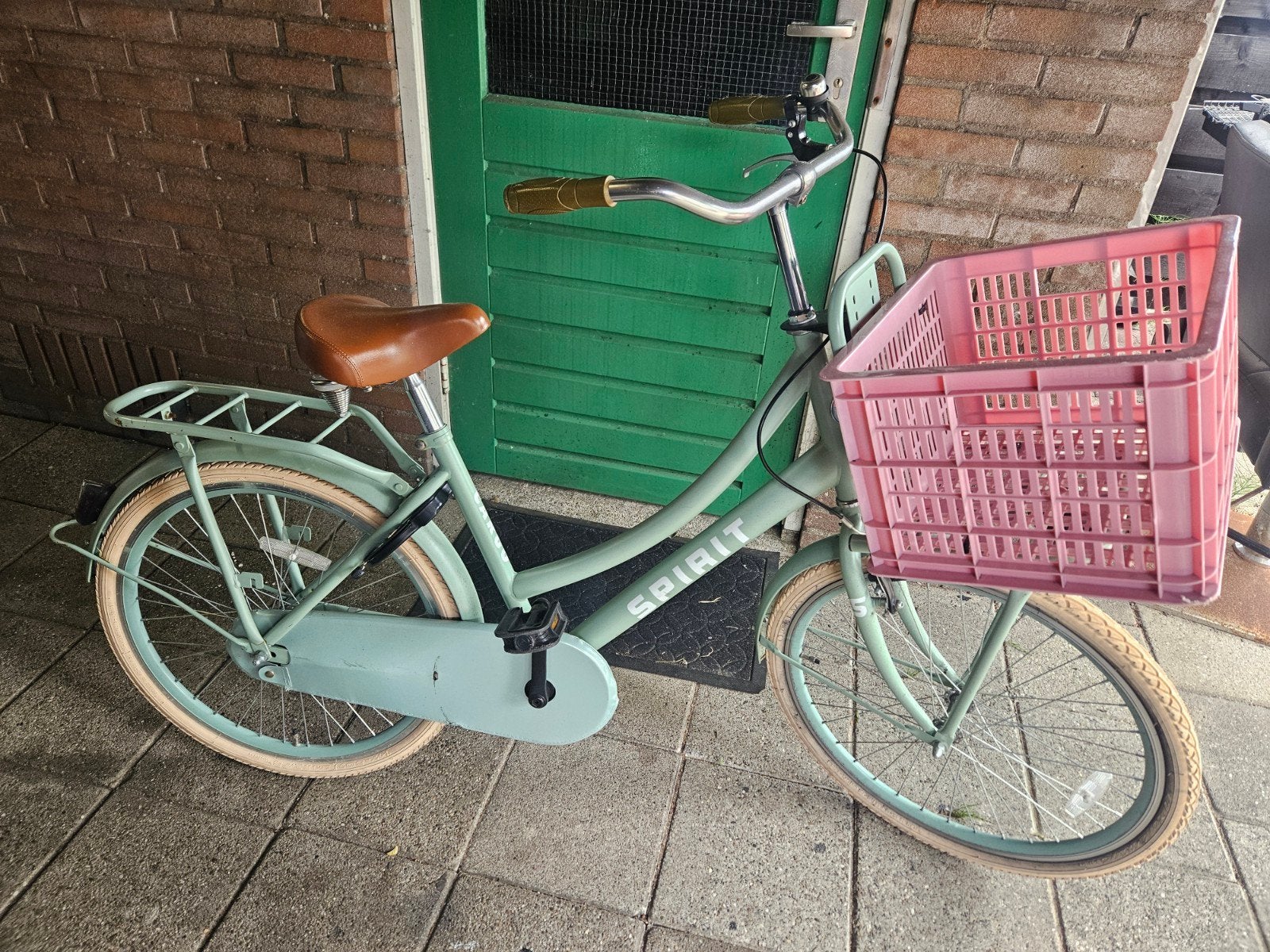 Spirit meisjesfiets met voordrager en bak., Fietsen en Brommers, Ophalen of Verzenden