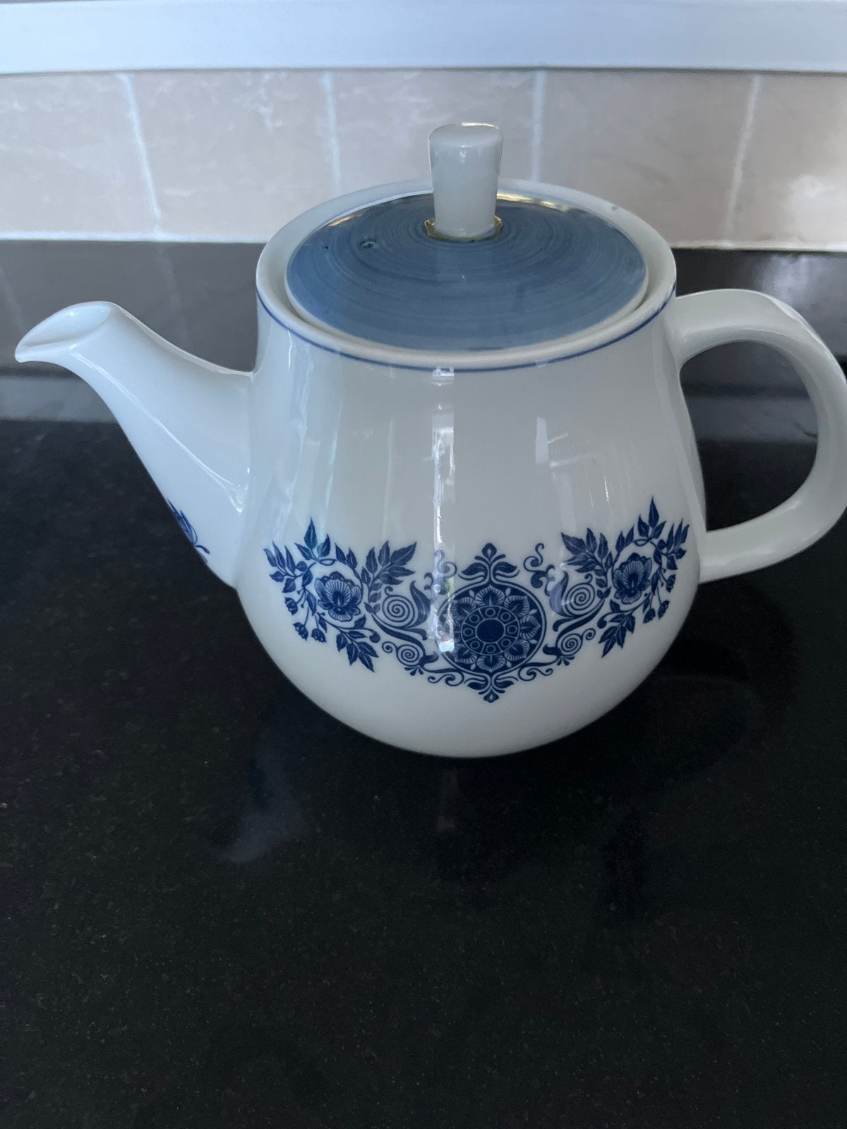 Vintage theepot met blauw bloemmotief, Ophalen