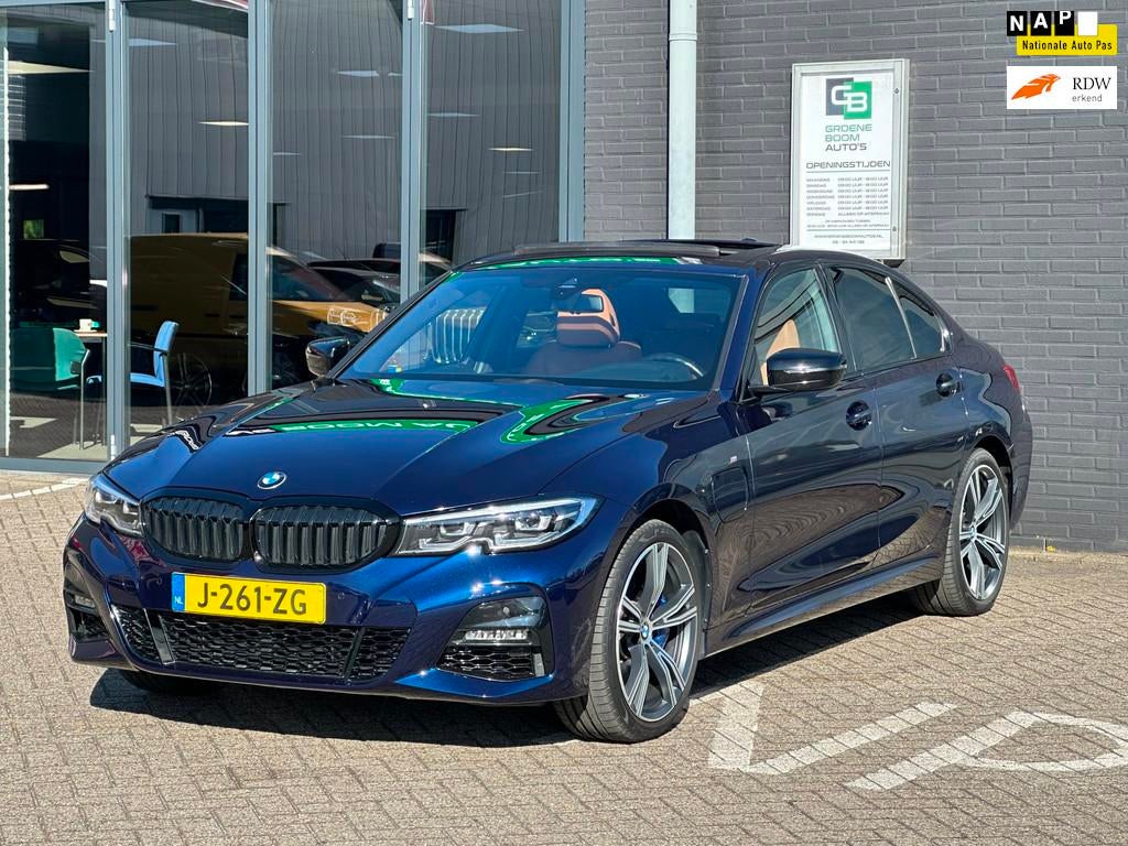 BMW 3-serie 330e eDrive Edition/CAMERA/CARPLAY/PANO-DAK/NL-A, Auto's, BMW, 1998 cc, Achterwielaandrijving, Gebruikt, Euro 6