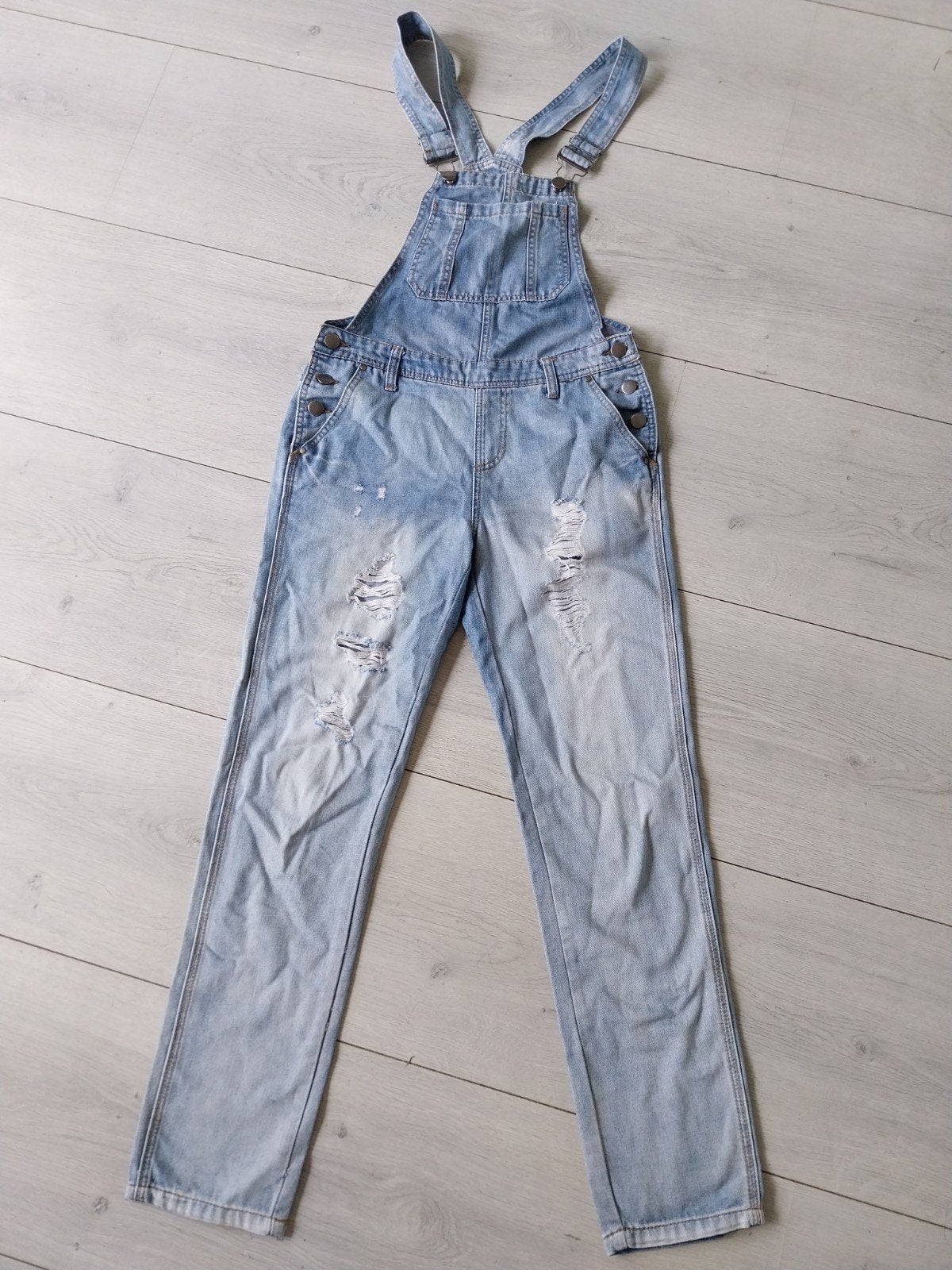 Lichtblauwe denim tuinbroek met scheuren valt als S/M, Blauw, Ophalen of Verzenden, Maat 36 (S), Lang