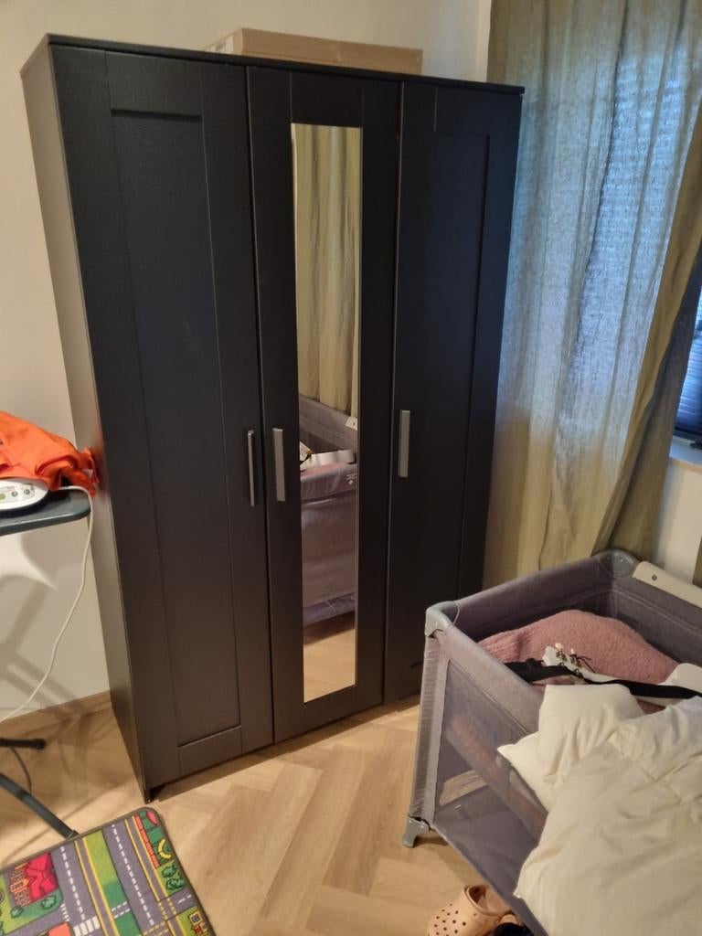 Ikea Brimnes kledingkast gereserveerd, Huis en Inrichting, Ophalen, 100 tot 150 cm, Zo goed als nieuw, 150 tot 200 cm