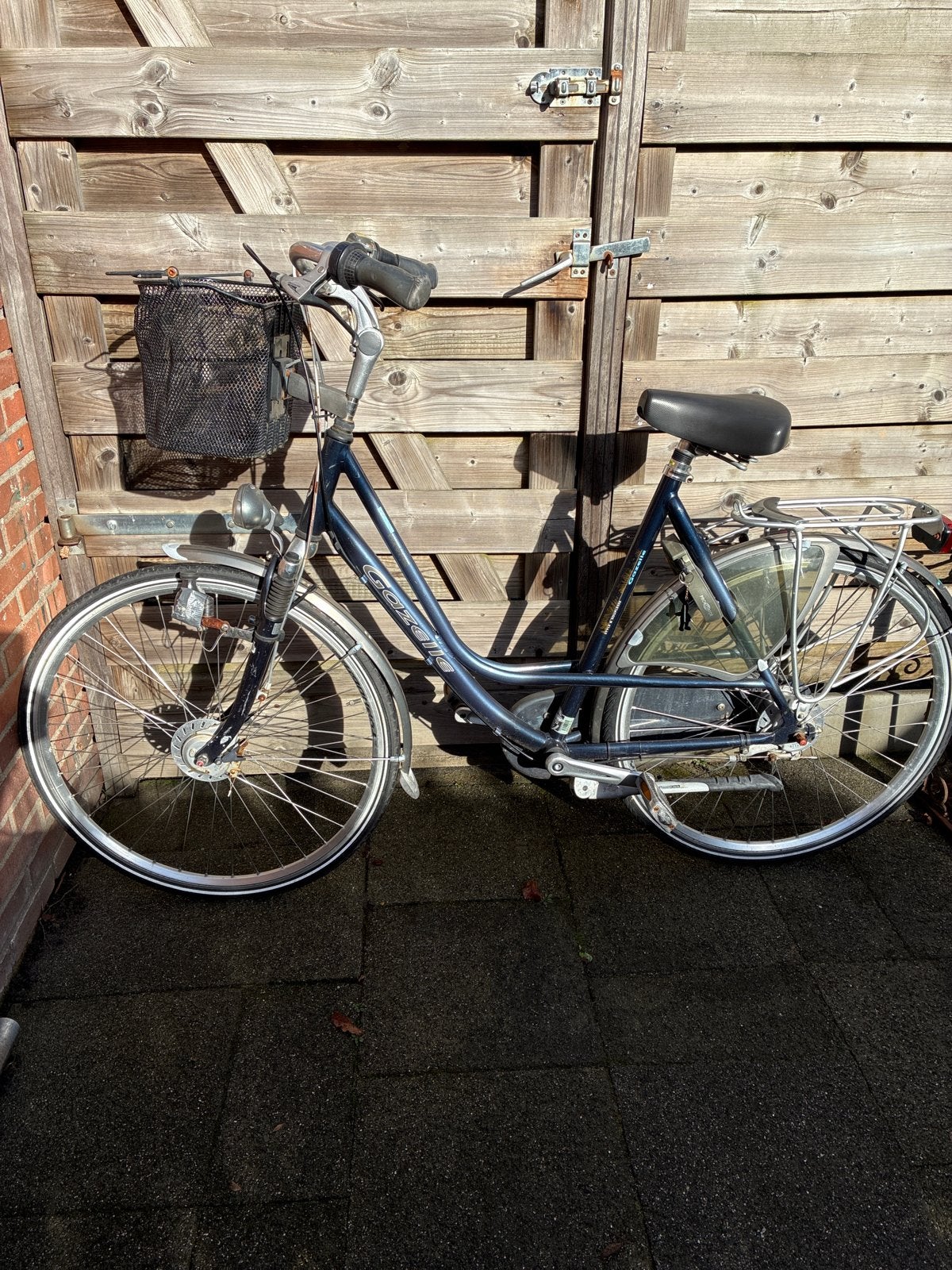 Gazelle Damesfiets met Mandje en Versnellingen, Ophalen, Versnellingen, Schijfrem, Gazelle