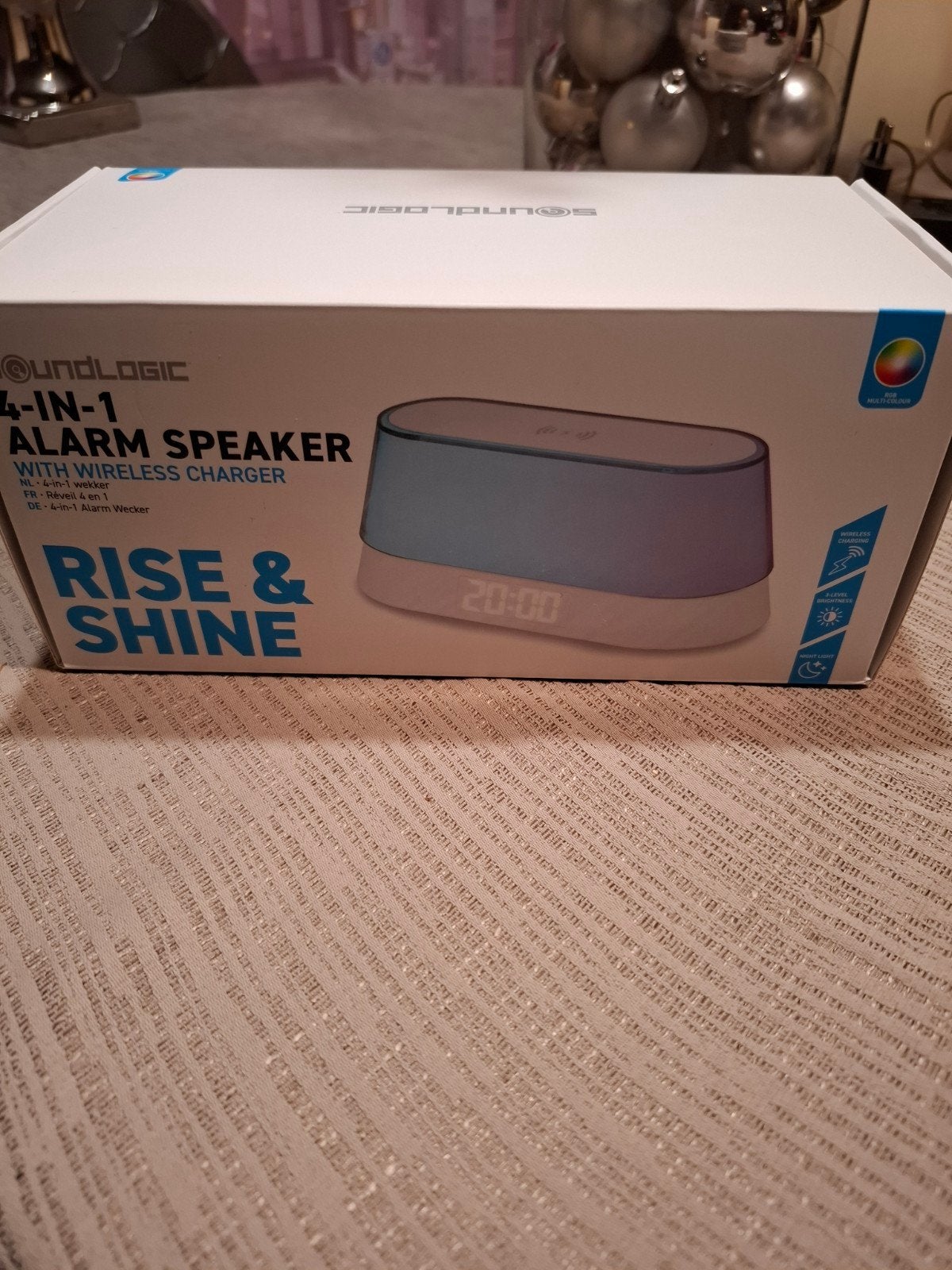 Soundlogic 4-in-1 Wekker met Draadloze Oplader, Ophalen of Verzenden, Nieuw, Digitaal