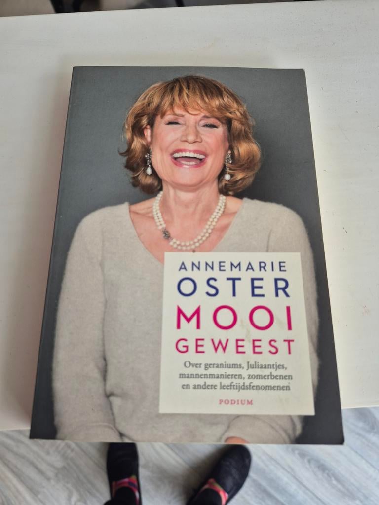 Annemarie Oster - Mooi Geweest (Boek), Ophalen of Verzenden, Zo goed als nieuw, Annemarie Oster, Overige