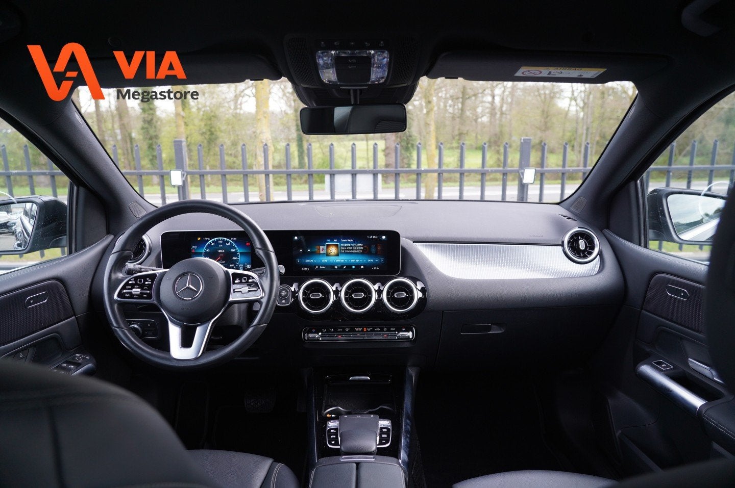 Mercedes-Benz B-Klasse 200 | LED | PDC | Halfleer | Stoelver, Auto's, Gebruikt, 4 cilinders, Bedrijf, Multifunctioneel stuurwiel