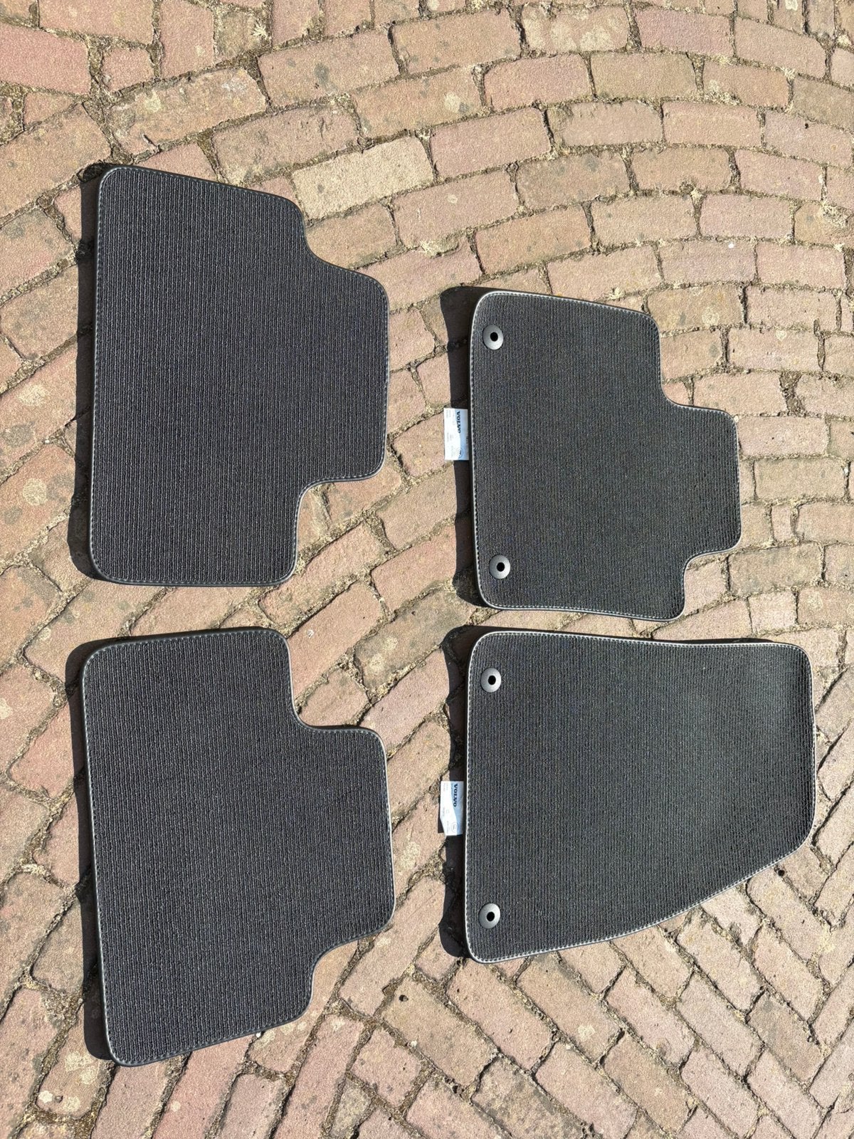 Volvo automatten, Auto diversen, Automatten, Ophalen, Zo goed als nieuw
