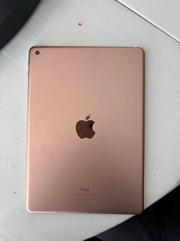 Apple iPad 9.7 inch 32GB Goud (2017) - Zo goed als nieuw, Computers en Software, Apple iPads, 10 inch, 32 GB, Apple iPad, Ophalen of Verzenden