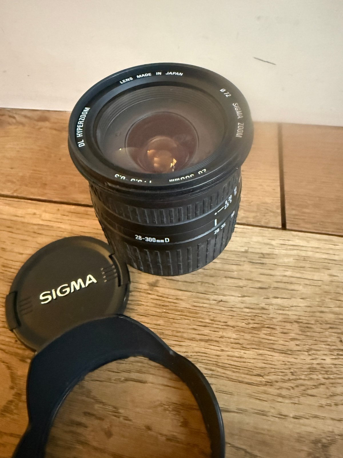 Sigma Zoom 28-300mm D 1:3.5-6.3 DL Hyperzoom lens, Gebruikt, Sigma, Overige vattingen, Lensdoppen