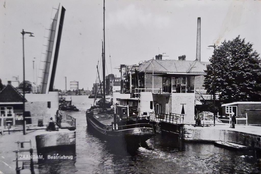 Fotokaart Zaandam - Beatrixbrug, Verzamelen, Ansichtkaarten | Nederland, Ophalen of Verzenden, Gelopen, Noord-Holland