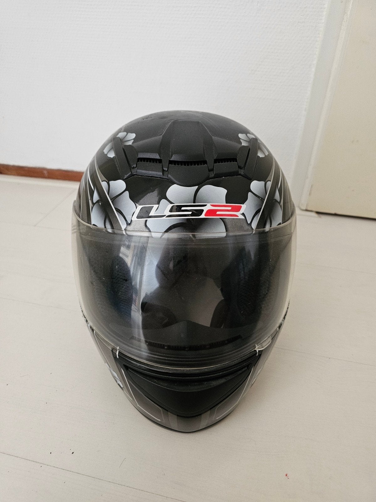 LS2 FF350 Integraalhelm - Maat XS - Zwart met bloemen, XS, Integraalhelm, Dames, Tweedehands