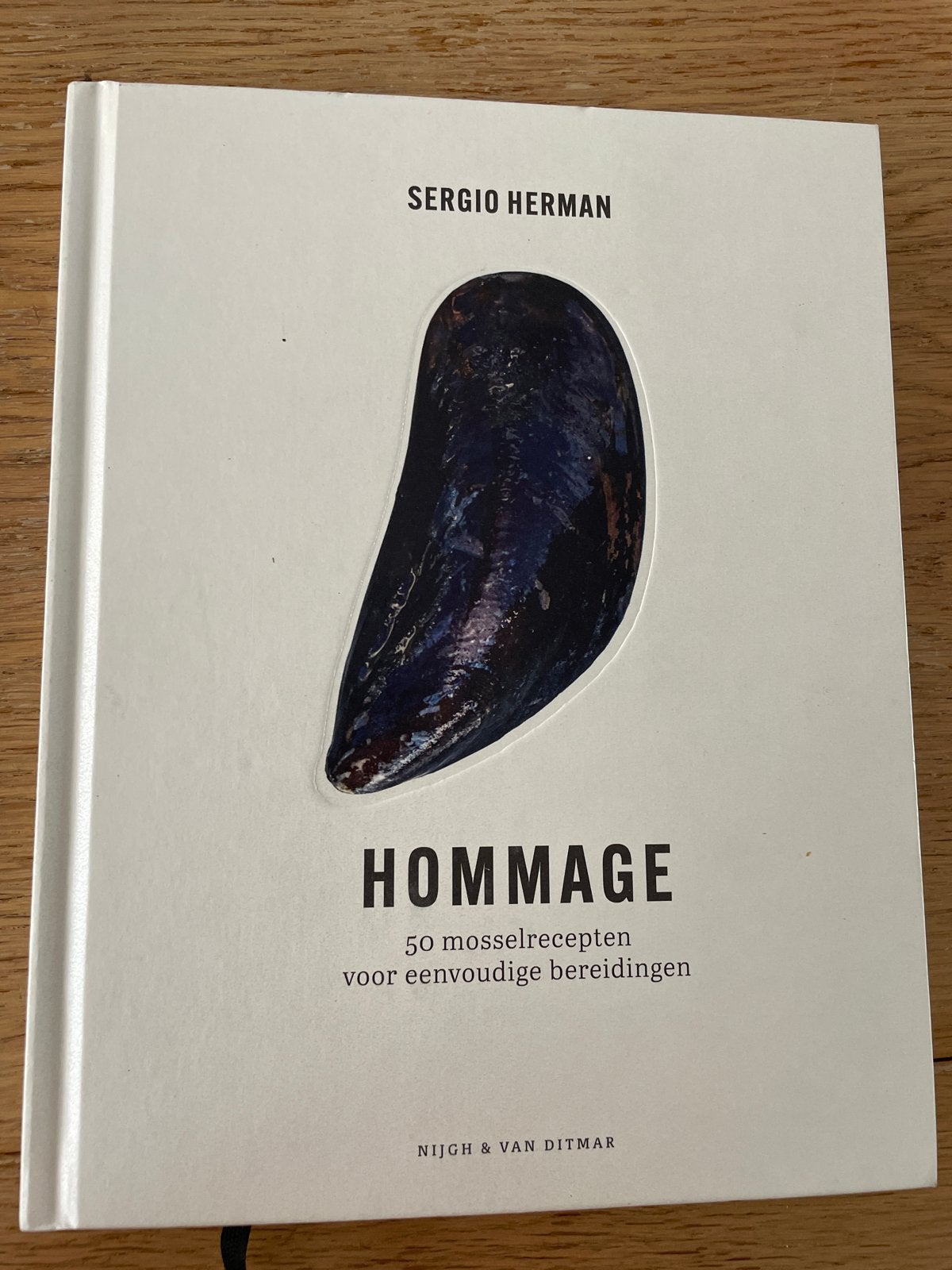 Hommage: 50 mosselrecepten van Sergio Herman, Ophalen of Verzenden, Zo goed als nieuw, Nederland en België, Hoofdgerechten