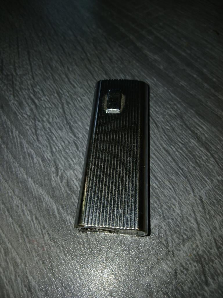 Vintage Aansteker - Elegant en Compact, Verzamelen, Rookartikelen, Aanstekers en Luciferdoosjes, Ophalen of Verzenden, Gebruikt