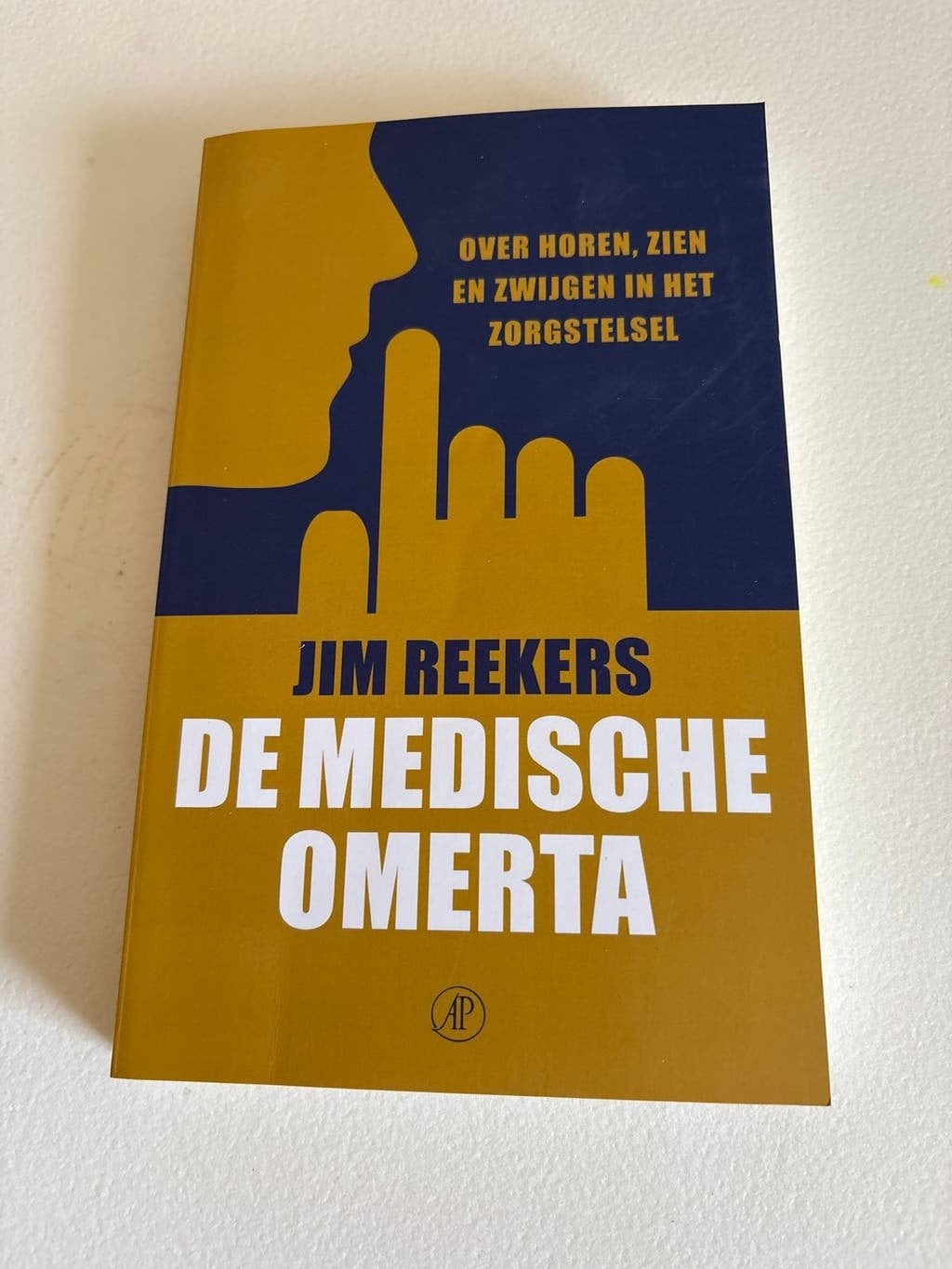 De Medische Omerta - Jim Reekers (Zo goed als nieuw), Ophalen of Verzenden, Zo goed als nieuw, Gezondheid en Conditie