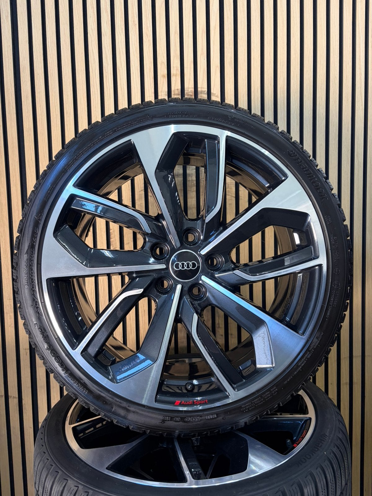 Originele 19” Audi Sport A3 S3 Edge Velgenset Winterbanden, Auto-onderdelen, 19 inch, Audi, Gebruikt, .