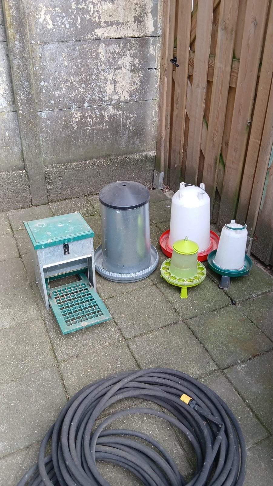 Water en voerbakken voor kippen, Dieren en Toebehoren, Ophalen, Gebruikt, Drinken en Voederen