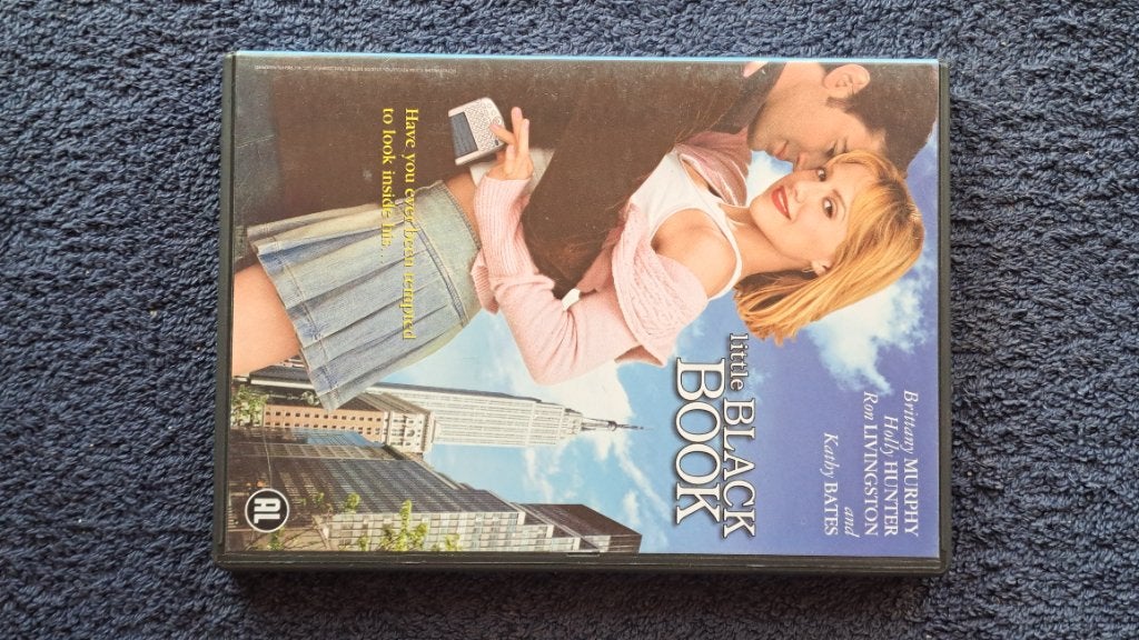 Little black Book "Brittany Murphy", Alle leeftijden, Ophalen of Verzenden, Zo goed als nieuw, Actiekomedie