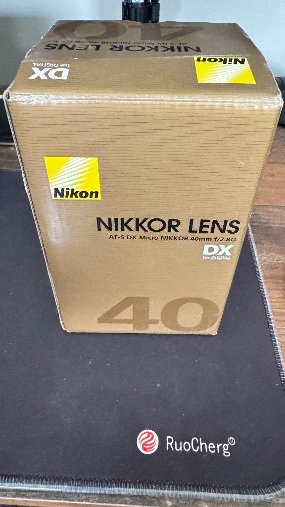 Nikon AF-S DX Micro Nikkor 40mm f/2.8G lens, Audio, Tv en Foto, Ophalen, Spiegelreflex, Zo goed als nieuw, Lensdop
