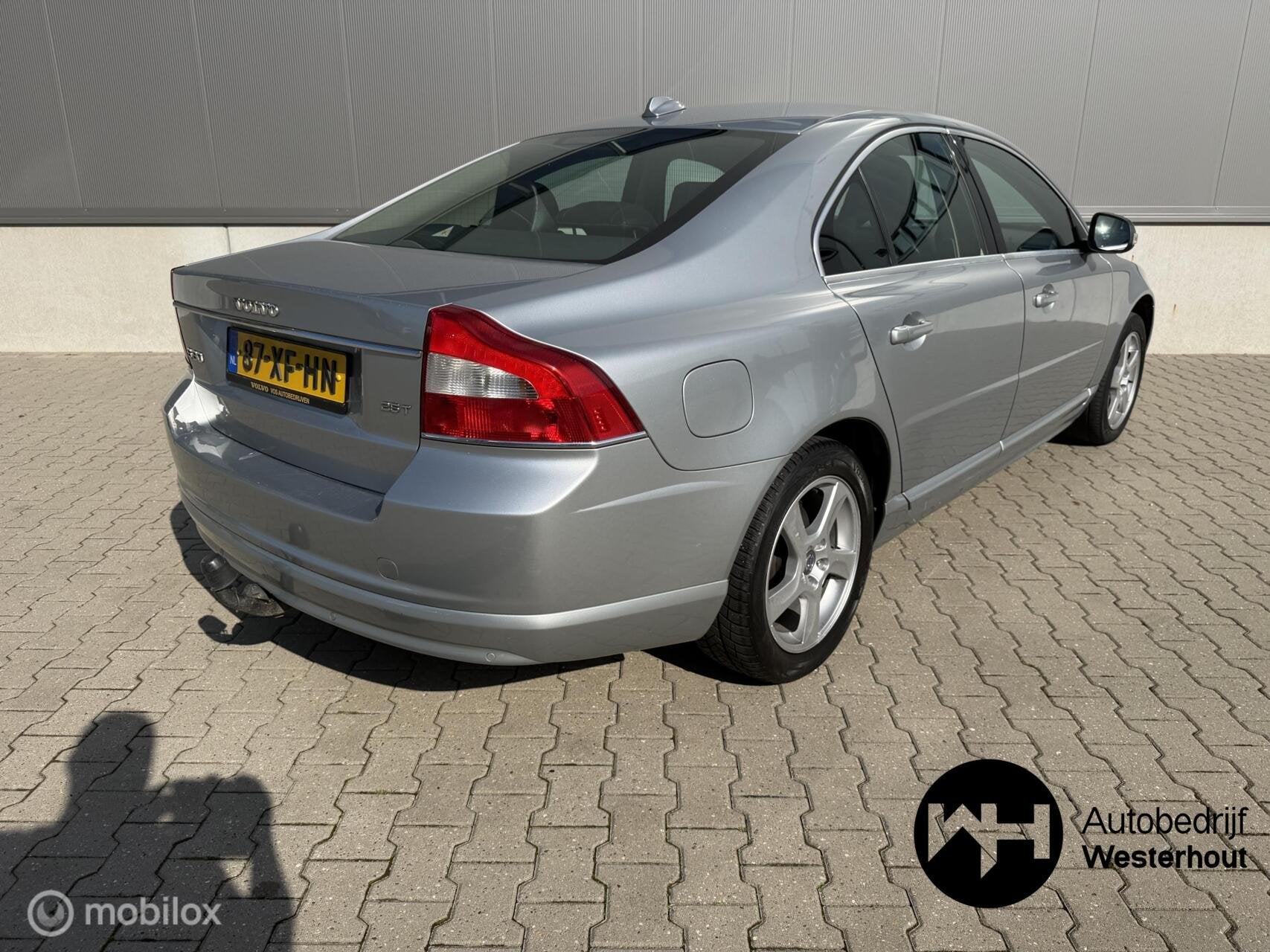 Volvo S80 2.5 T Momentum AUTOMAAT|NAVIGATIE|STOELVERWARMING, Auto's, 2521 cc, Bedrijf, Adaptive Cruise Control, Sedan