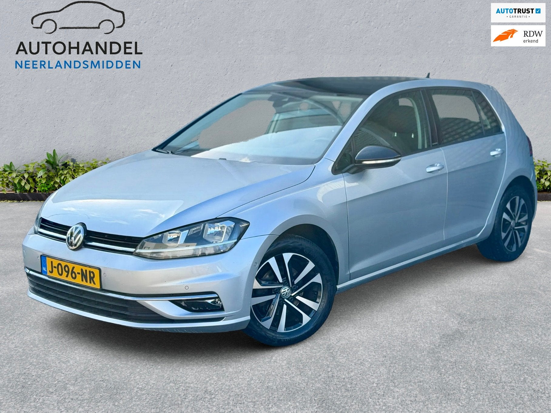 Volkswagen Golf 1.0 TSI highline IQ drive camera pdc pano, Auto's, Stof, Gebruikt, Euro 6, 49 €/maand