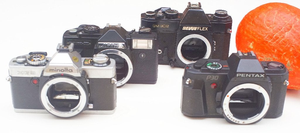 4 SRL Body's (ongecontroleerd) o.a. Minolta XG9 & Pentax P30, Ophalen of Verzenden, Compact, Overige Merken