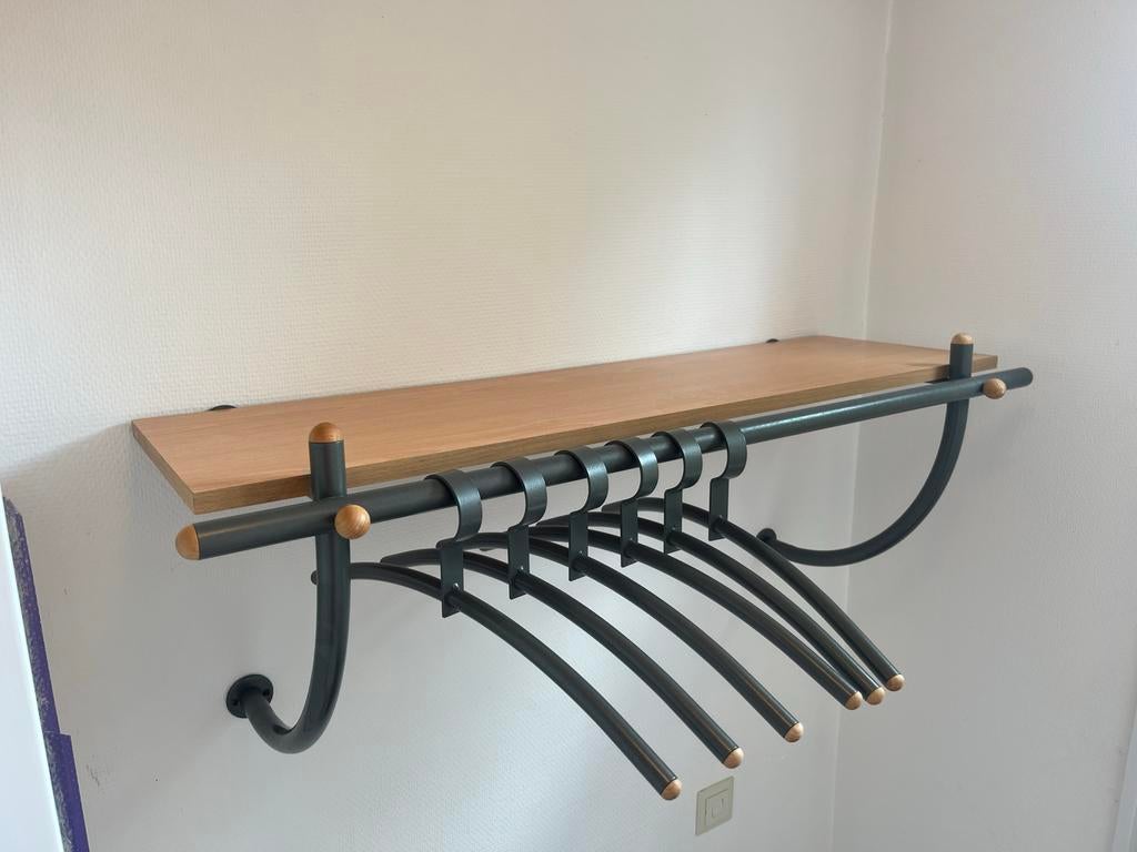 Wandkapstok met houten plank en metalen haken, Zo goed als nieuw, Minder dan 100 cm, Metaal, Ophalen