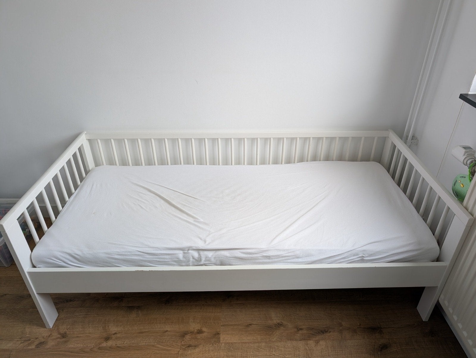 IKEA peuterbed met matras en lattenbodem, Kinderen en Baby's, Kinderkamer | Bedden, Gebruikt, 70 tot 85 cm, Ophalen of Verzenden