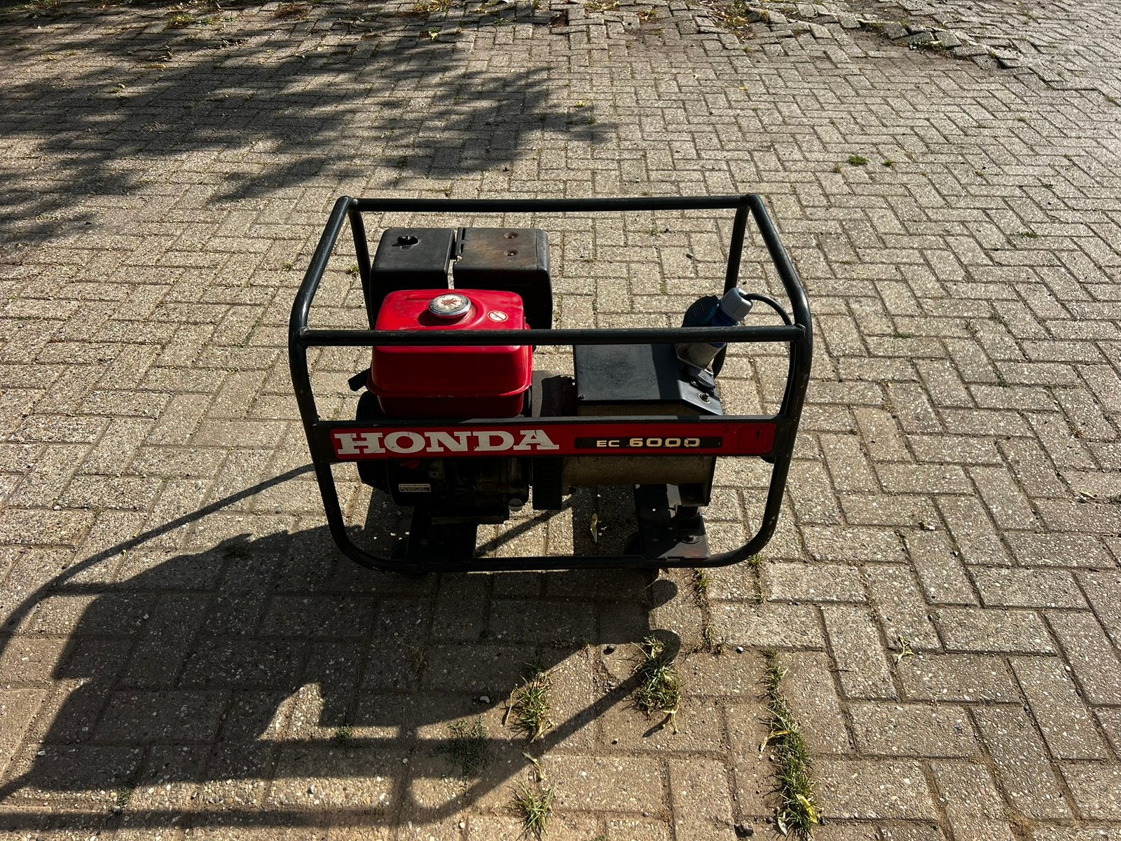 Honda Aggregaat te koop ec6000 noodstroom, Doe-het-zelf en Verbouw, Ophalen, Gebruikt, Minder dan 5 kVA, Benzine