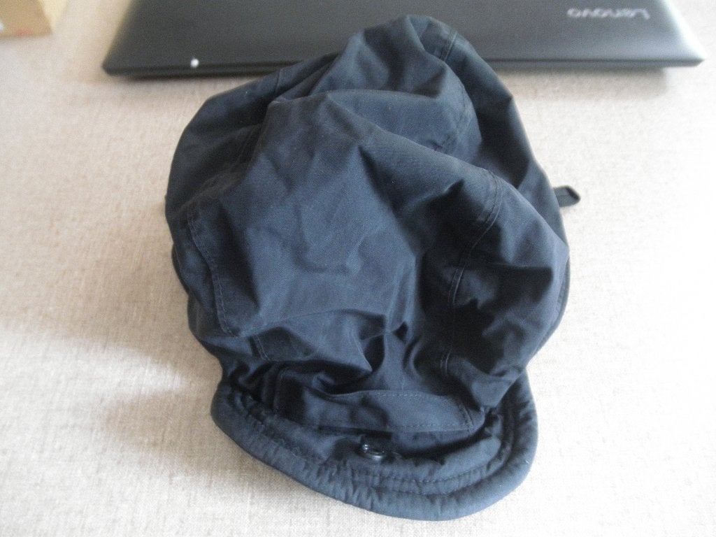 zwart petje met oorafdekking, Ophalen of Verzenden, Landmacht, Nederland, Helm of Baret