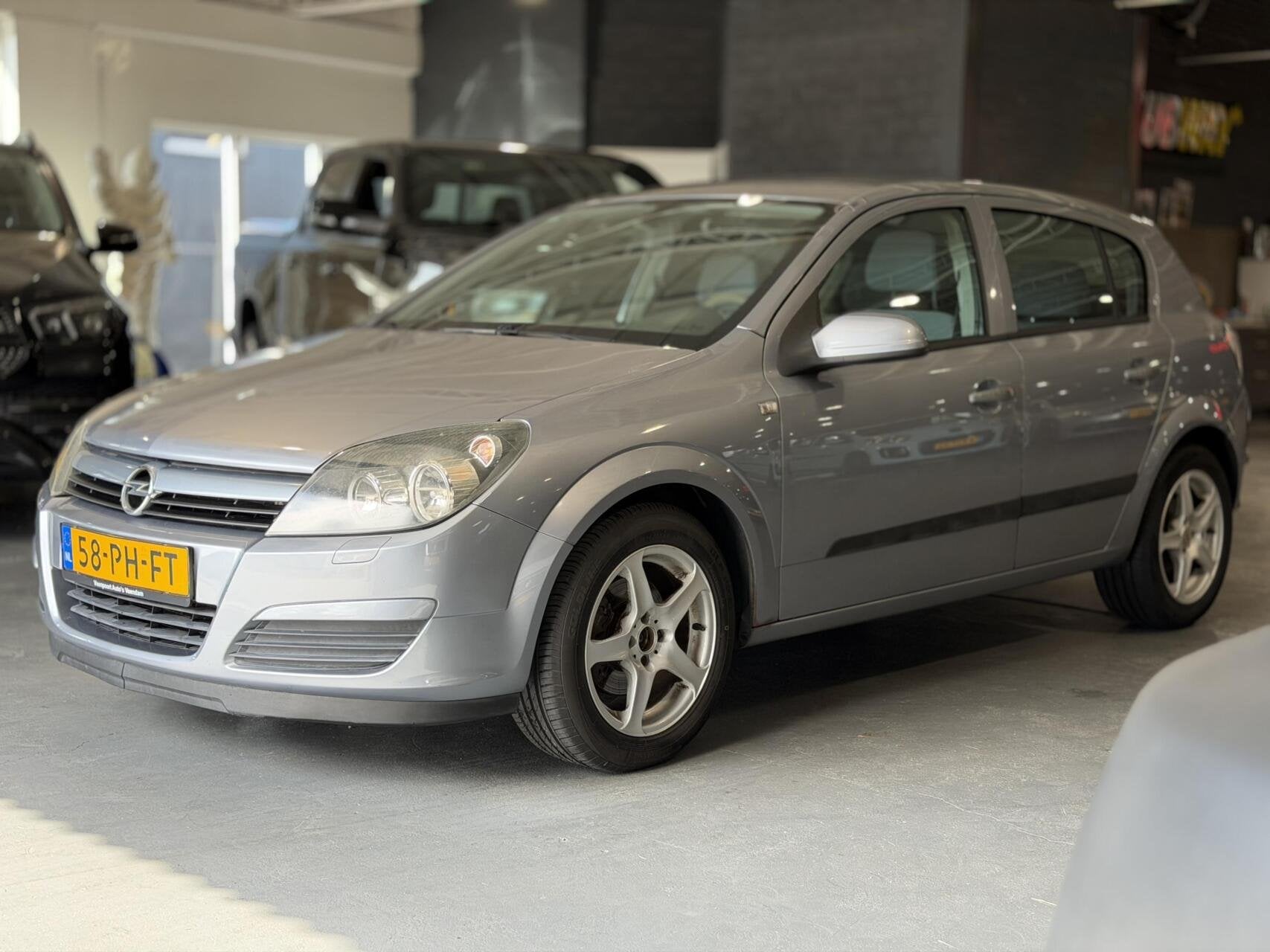 Opel Astra 1.6 Enjoy, Auto's, Voorwielaandrijving, 15 km/l, Gebruikt, 4 cilinders