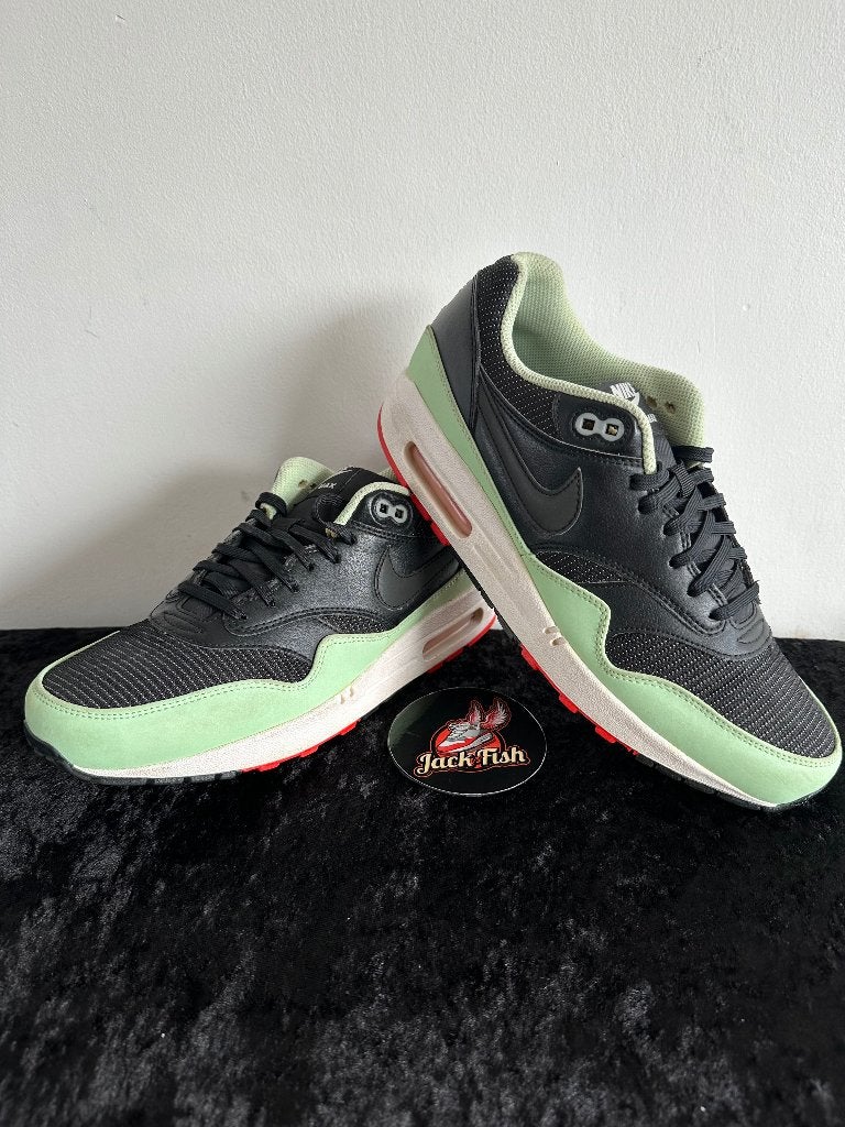 Nike air Max FB Yeezy - size 42,5, Kleding | Heren, Schoenen, Gedragen, Sneakers of Gympen, Overige kleuren, Ophalen of Verzenden