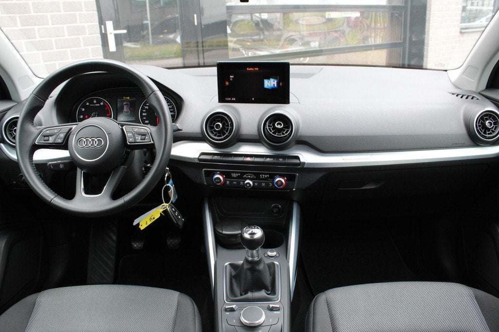 Audi Q2 30 TFSI Sport Pro Line / Navigatie / Trekhaak / N.A., Auto's, Audi, Voorwielaandrijving, Stof, Gebruikt, 1200 kg