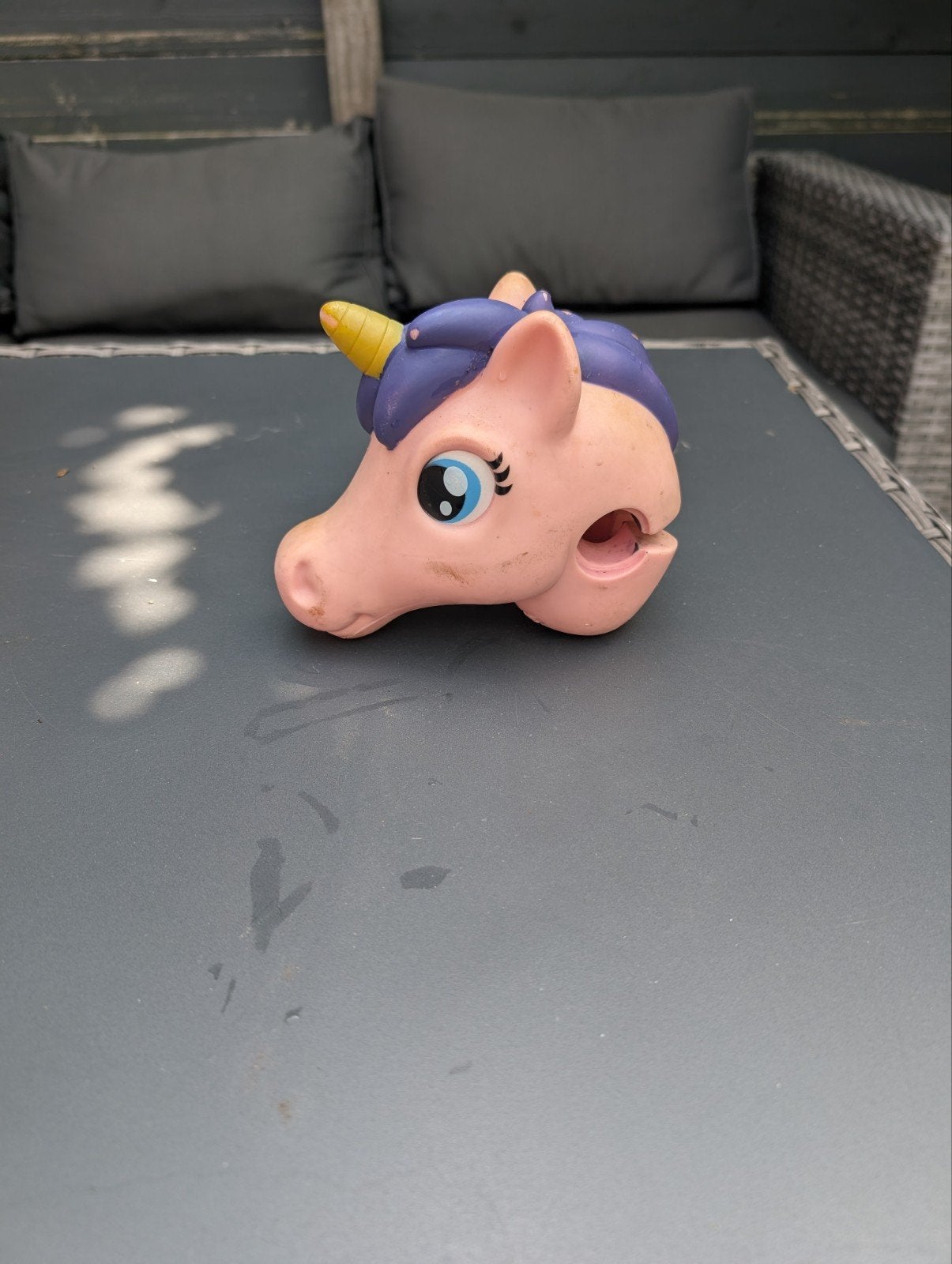 Scootaheadz Unicorn, Ophalen