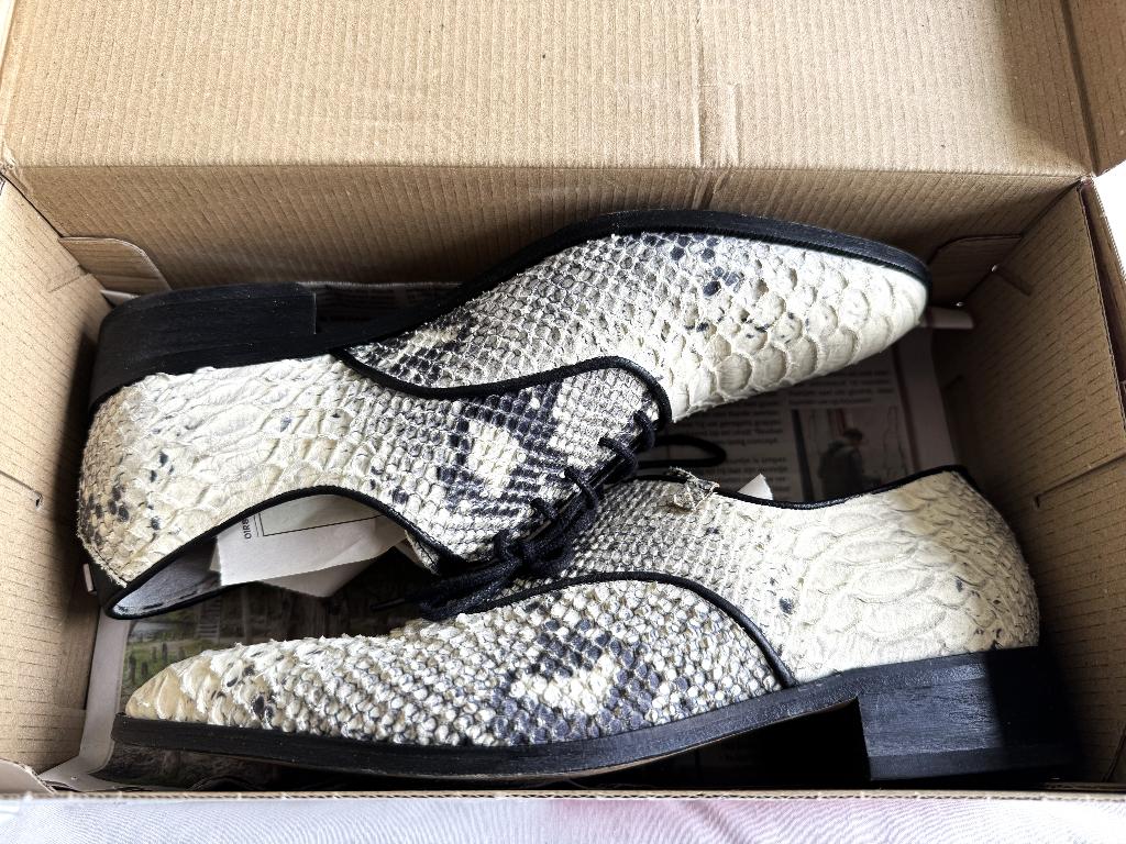 Mooie v. Bommel veterschoenen, mt. 40 créme-grijs, Wit, Ophalen of Verzenden, Zo goed als nieuw, Van Bommel
