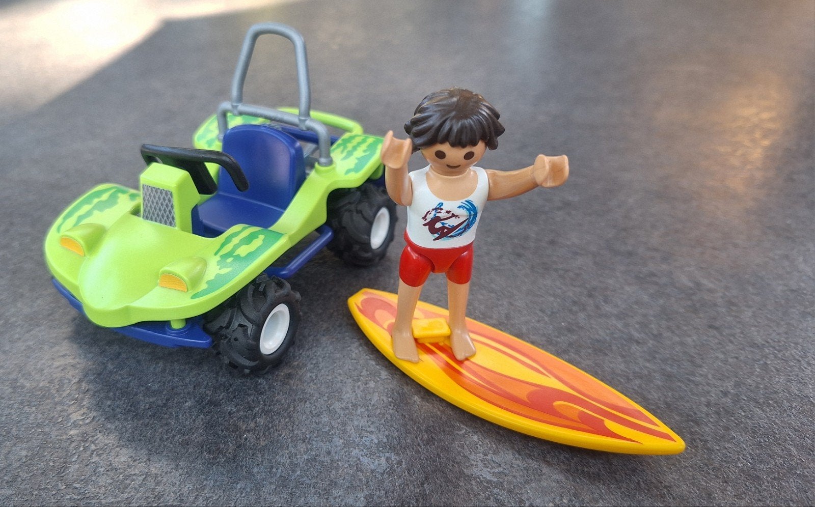 Foto 12 van Playmobil set: Jungle Jeep, Jeep met Surfer, Buggy €15