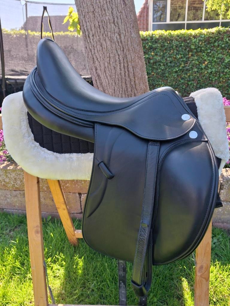 Prestige Inspire dressuurzadel boommaat 34, 15inch kind/pony, Ophalen of Verzenden, Zo goed als nieuw, Dressuur