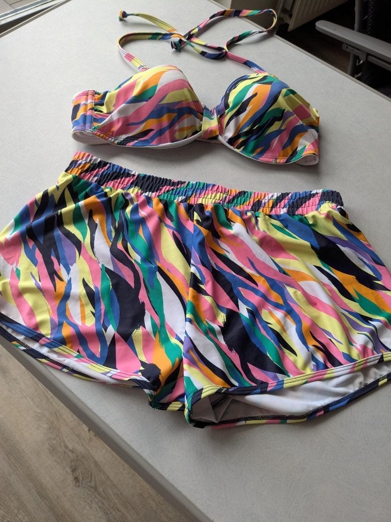 Bikini set Gina Benotti topje 85B  en short 36/38, Kleding | Dames, Ophalen of Verzenden, Zo goed als nieuw, Overige kleuren, Bikini