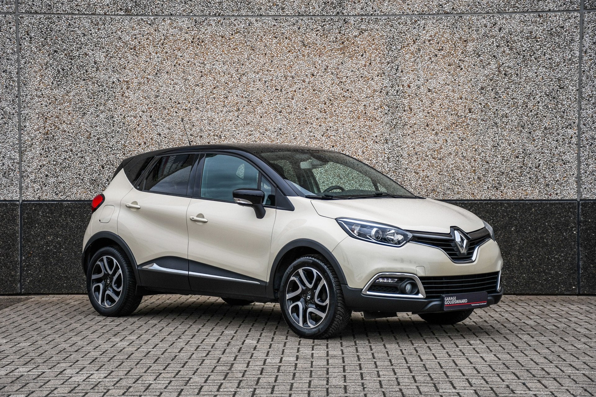Renault Captur 0.9 TCe Dynamique (bj 2013), Auto's, Renault, Voorwielaandrijving, Stof, Gebruikt, Zwart
