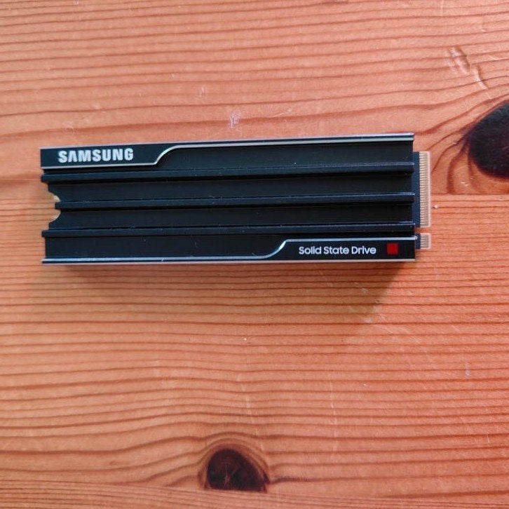 Samsung 9100PRO 1tb heatsink 1 mnd oud, Computers en Software, Harde schijven, Intern, Verzenden, Nieuw, Samsung