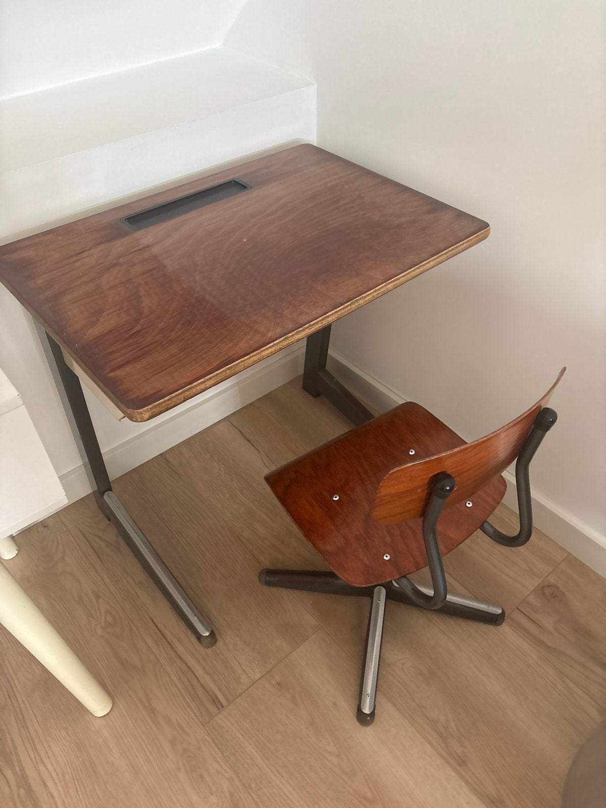 Vintage schoolbank en stoel - Jaren '60 design, Antiek en Kunst, Antiek | Meubels | Stoelen en Banken, Ophalen