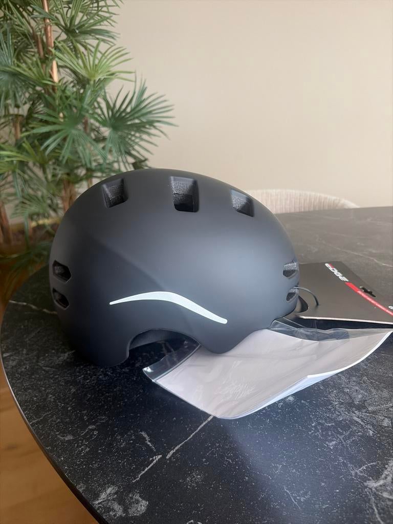 Nieuwe Speed Pedelec / Snorfiets Helm Maat L (58-61 cm), Fietsen en Brommers, Fietsaccessoires | Fietshelmen, Ophalen of Verzenden
