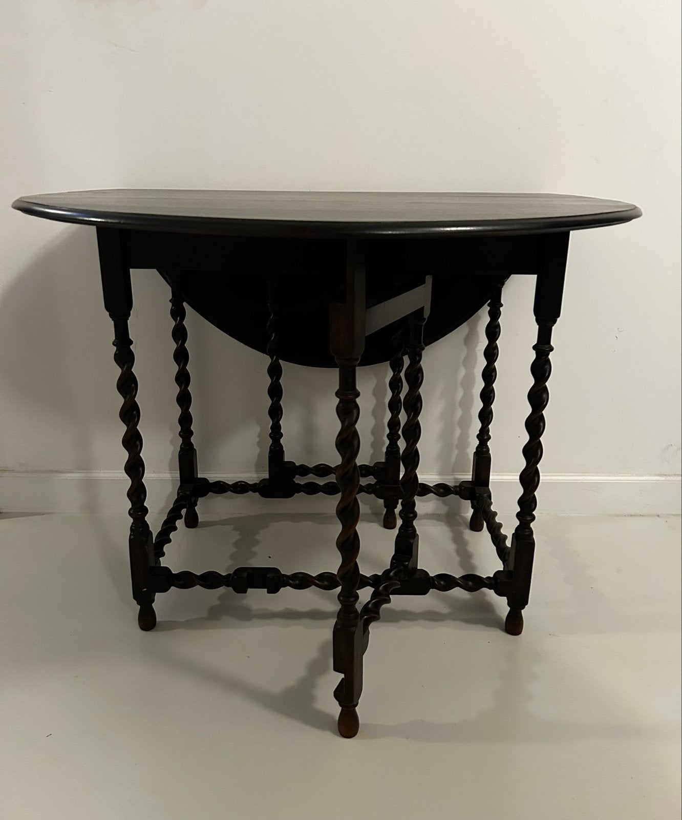 Vintage donkerhouten gateleg tafel met geribbelde poten, Ophalen