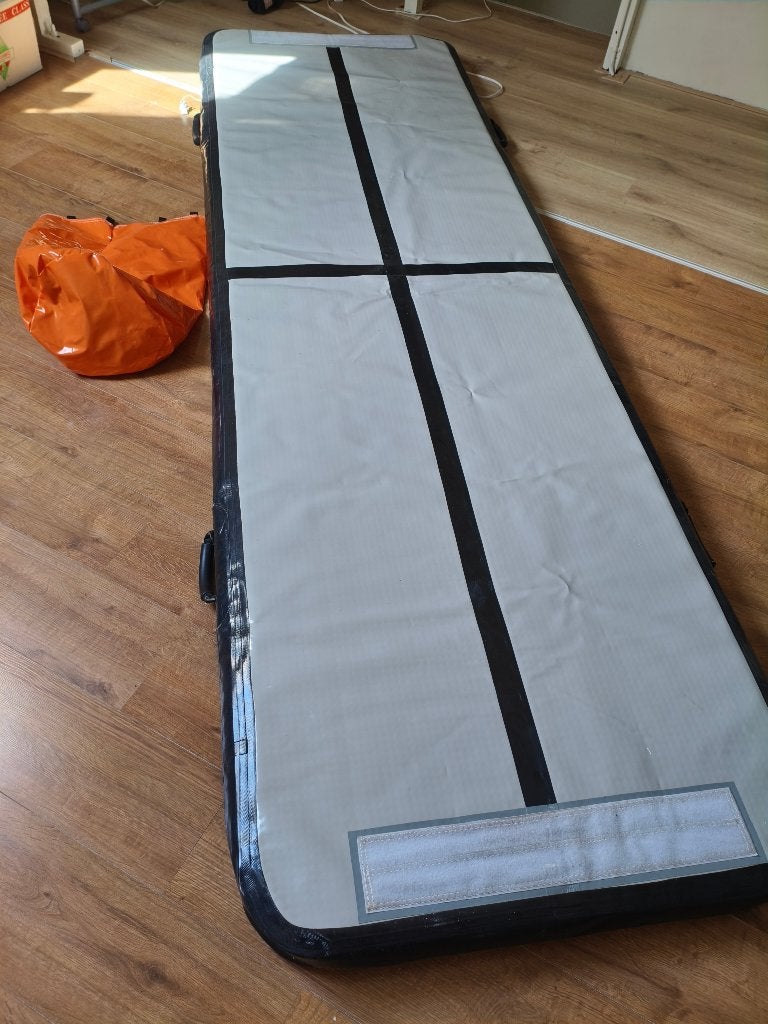 Airtrack 3 meter zwart (3m x 90cm x 10cm), Sport en Fitness, Turnen, Kindermaat 122 t/m 140, Ophalen, Gebruikt, Overige typen