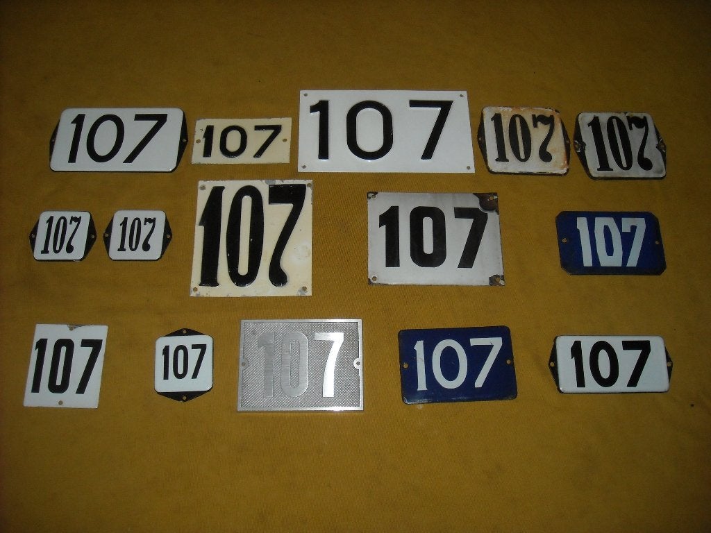 oud emaille huisnummer 107 ook 108 109 110 111 112 113 114 5, Ophalen of Verzenden