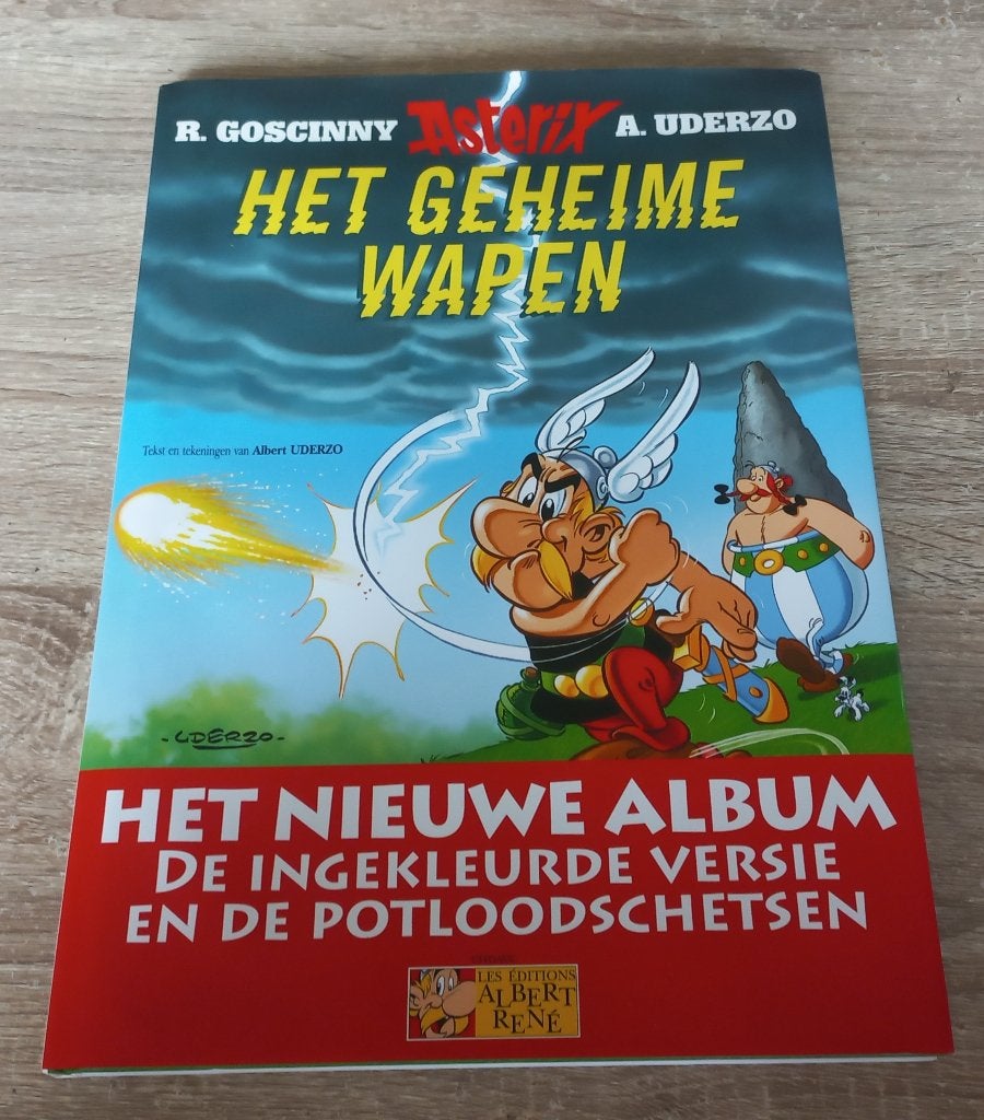 Asterix het Geheime Wapen - Luxe Editie, Uderzo, Eén stripboek, Ophalen of Verzenden, Zo goed als nieuw