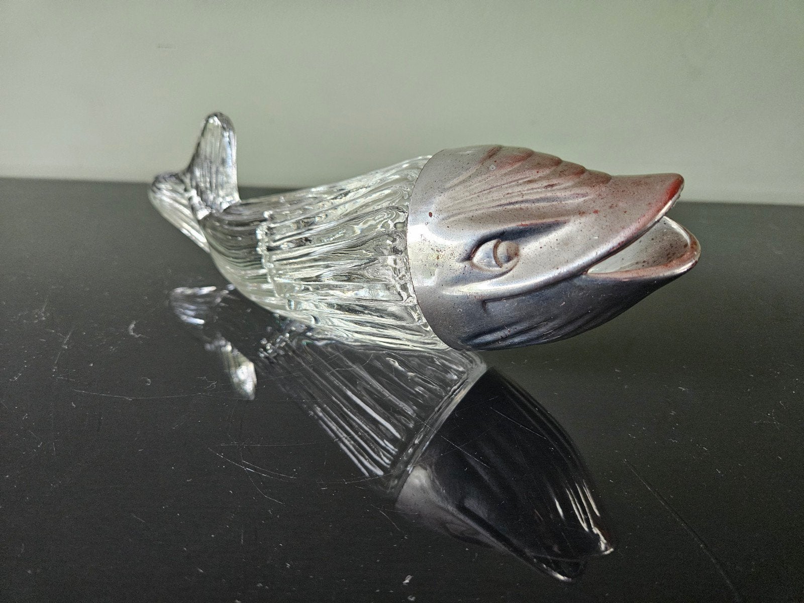 Vintage pinda / nootjes dispenser in visvorm, walvis, Ophalen of Verzenden, Gebruikt, Dier