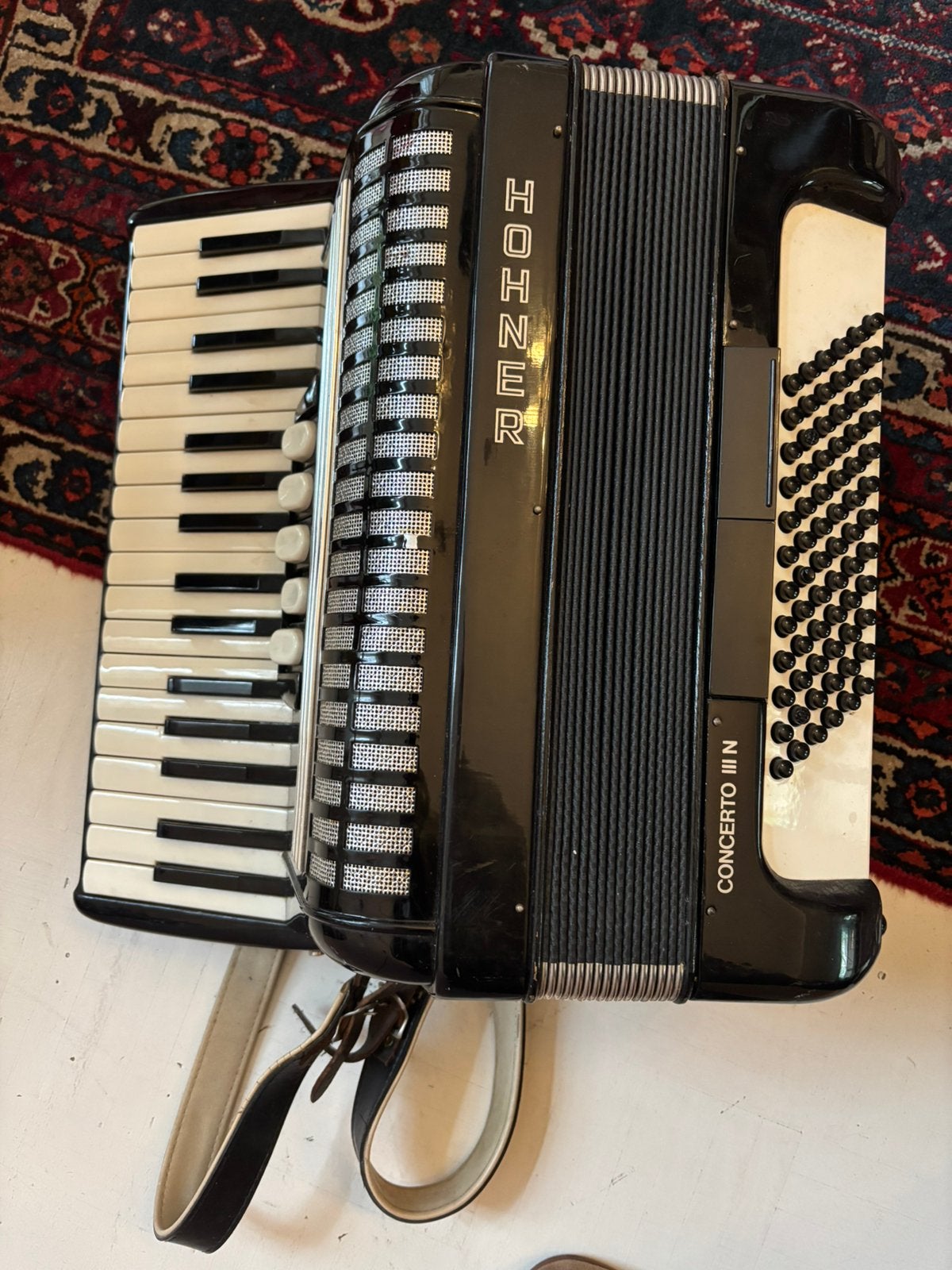 Hohner Concerto III N accordeon, Ophalen, Gebruikt, 72-bas, Toetsaccordeon
