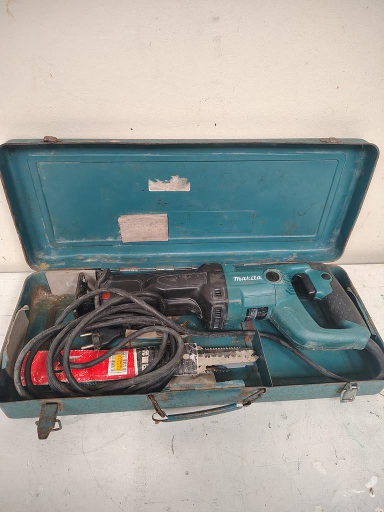 Makita Reciprozaag in metalen koffer met zaagbladen, Ophalen, Gebruikt, Reciprozaag, Makita