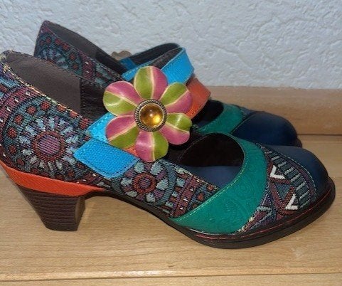 NIEUW Socofy pumps 40 multikleurig borduursel leer Mary Jane, Kleding | Dames, Schoenen, Schoenen met lage hakken, Verzenden, Nieuw