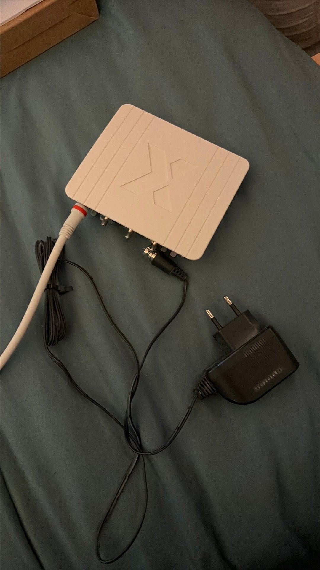 Ziggo antenne signaal versterker Technetix FRA-752X, Minder dan 50 cm, Ophalen of Verzenden, Zo goed als nieuw, Minder dan 100 cm