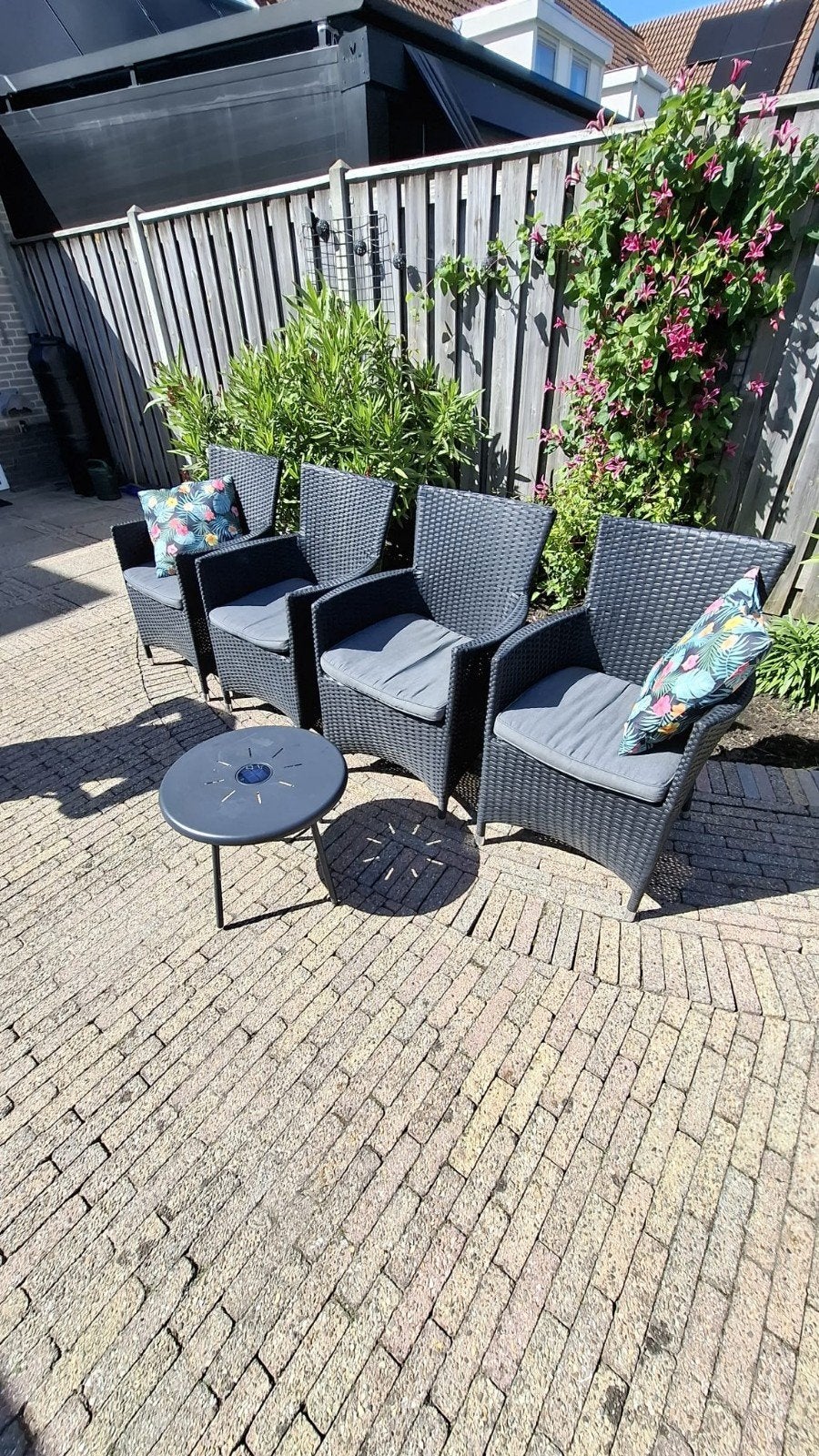 Tuinstoelen met kussen, Ophalen, 4 zitplaatsen, Kunststof, Gebruikt